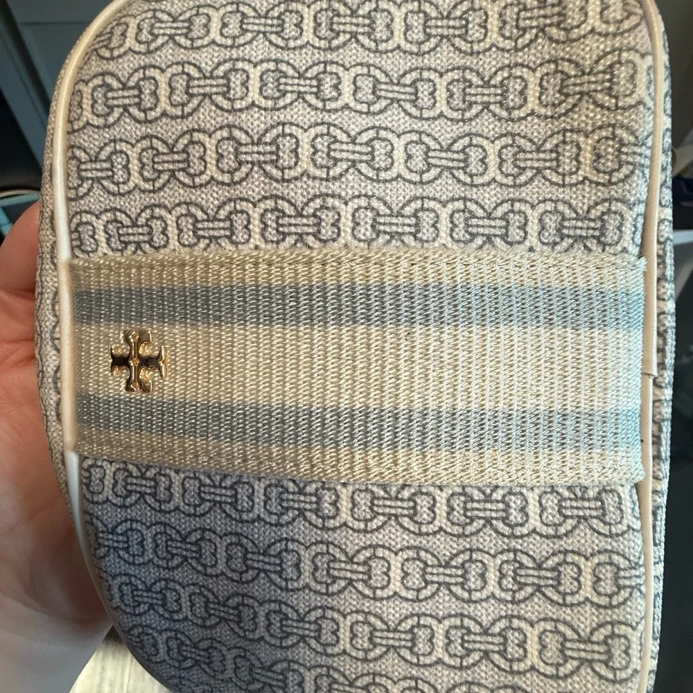 Tory Burch Gemini Link Crossbody Camera Bag Preloved Condition ( stained inside)